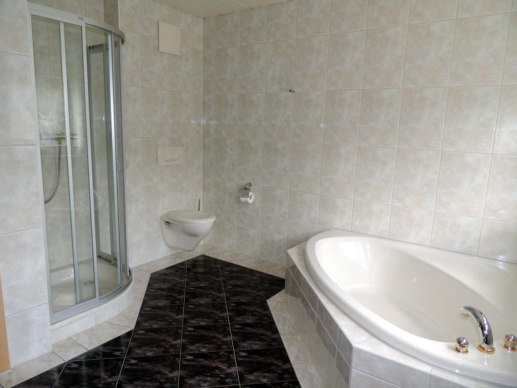 Gaestehaus Am Hirtenberg Брайтенбрун Екстериор снимка