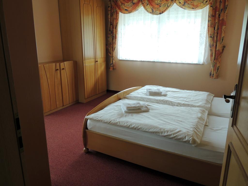Gaestehaus Am Hirtenberg Брайтенбрун Екстериор снимка